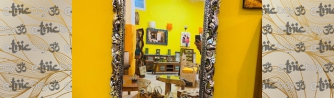 Specchio in stile Coloniale con Cornice in Legno decorata a Fiori